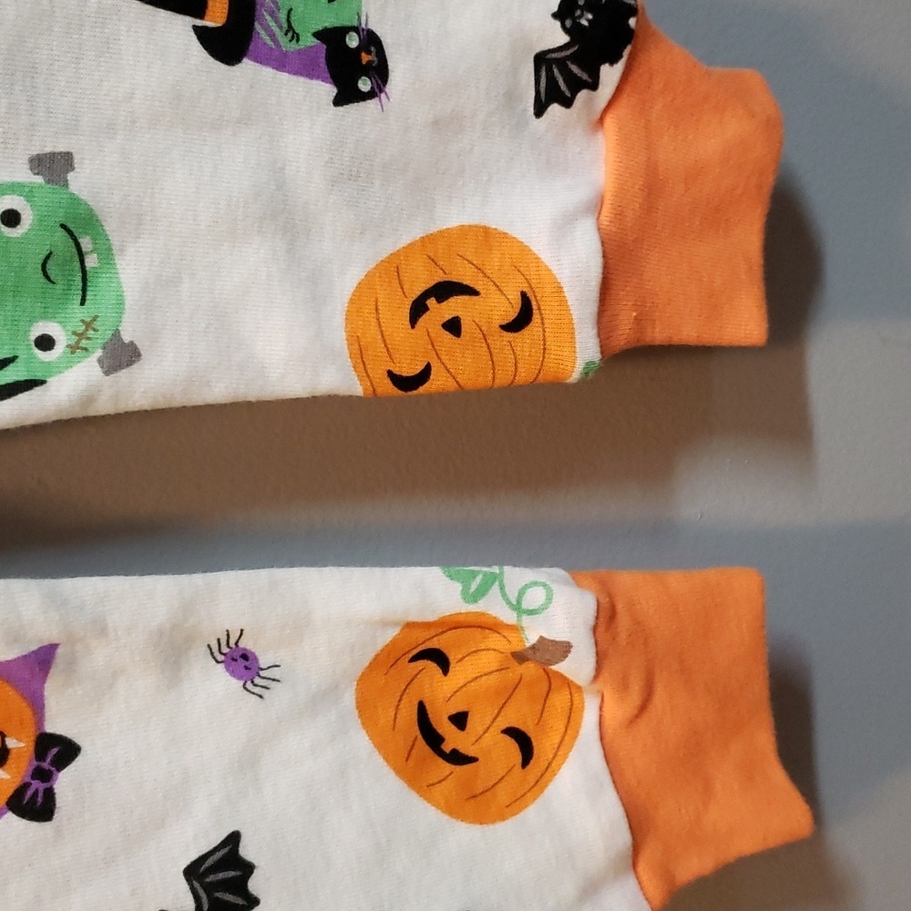 Tommy Bahama Kids NWT 2-piece Halloween Pajama Set - Picture 6 of 7